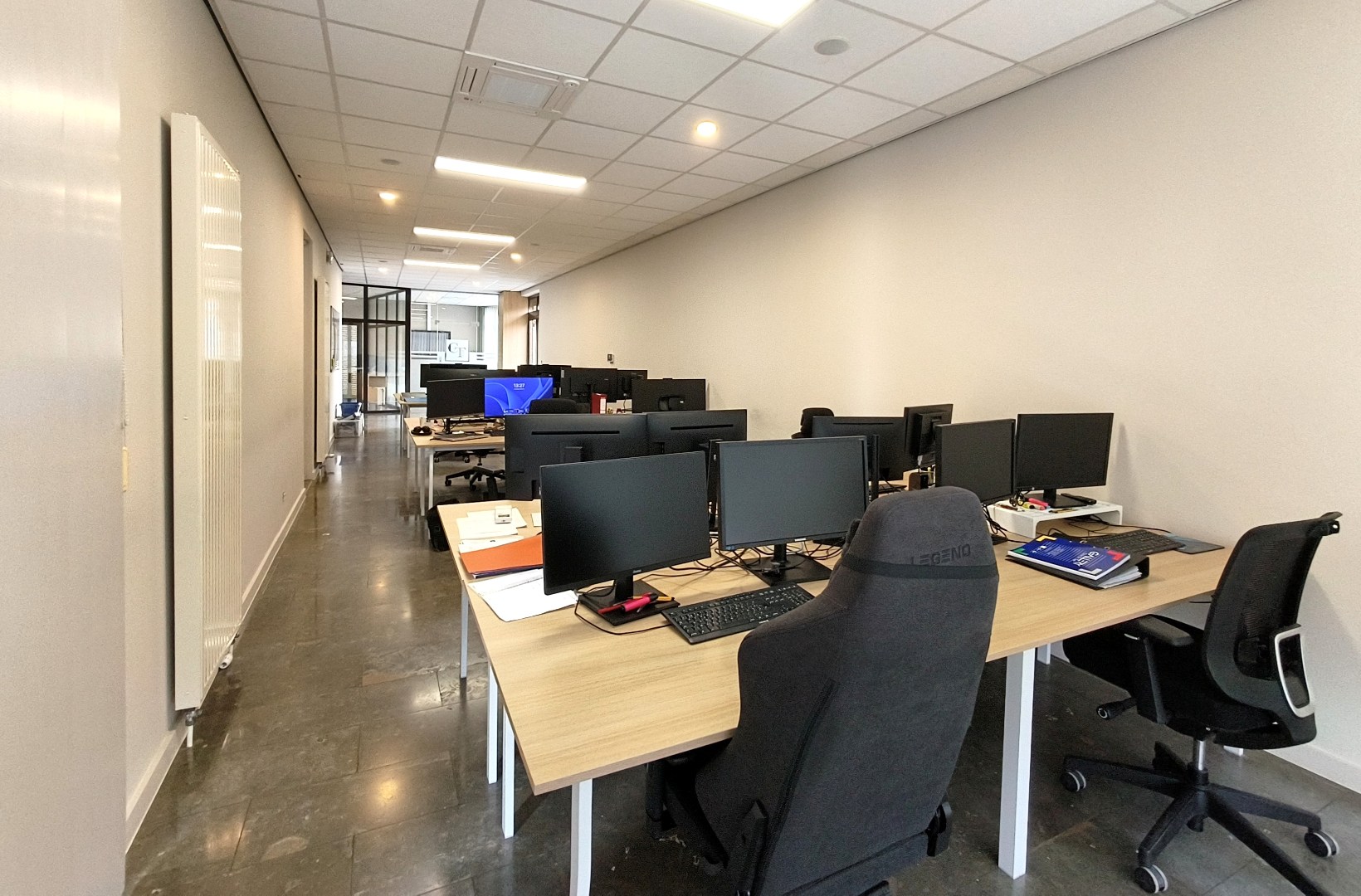 Modern en instapklaar kantoor (264 m²) in het centrum van Borgloon – inclusief 9 parkeerplaatsen - foto 5