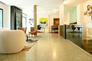 Op de heraangelegde Sint-Katelijnevest, één van de meest prominente straten van Antwerpen, bevindt zich dit karaktervolle kantoor. De imposante...