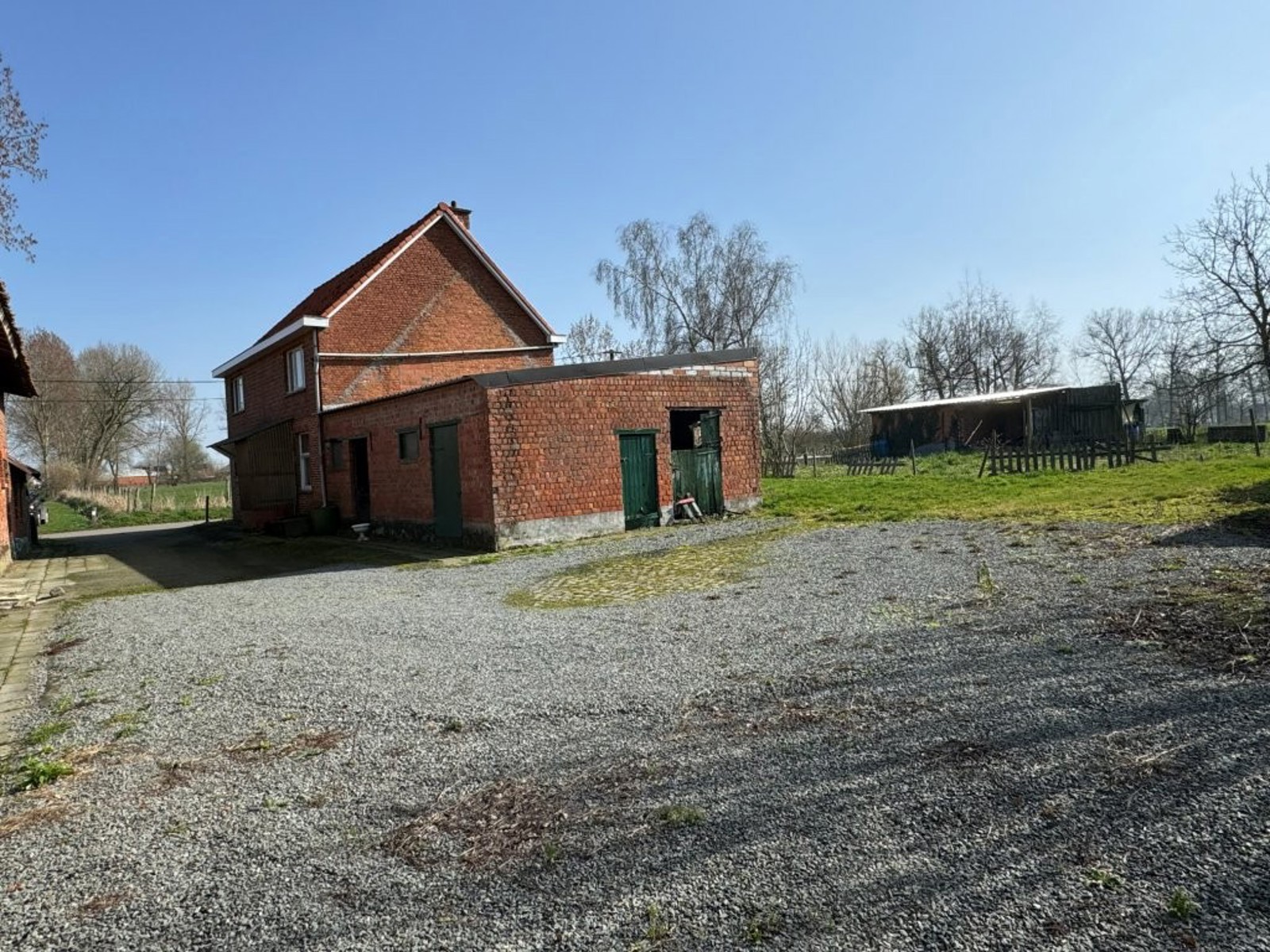 Hoeve met weiland op 5250 m² grond. - foto 4