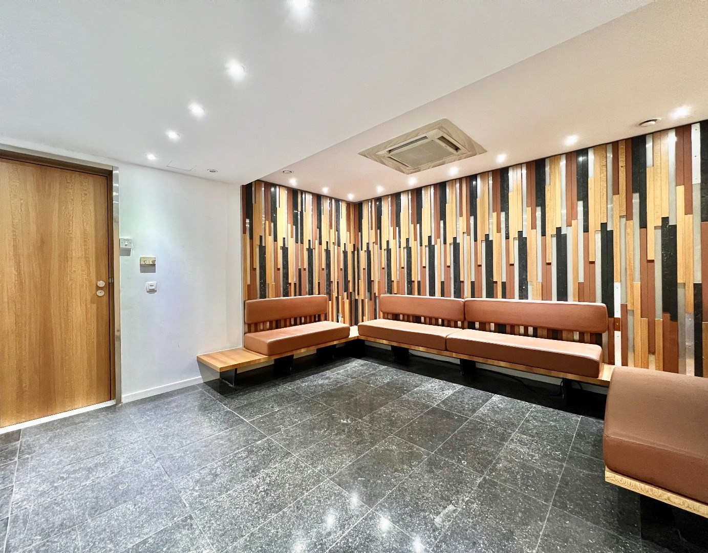 Commercial à louer à Anvers - photo 3