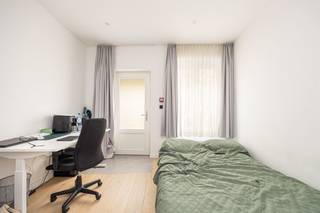Deze luxueuze studentenkamer in residentie "ME59" bevindt zich in een authentiek gebouw op de Mechelsestraat.Het gebouw werd in 2022 volledig...