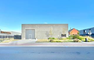 Te Waregem, 8791 Beveren-Leie, ligt dit modern en energiezuinig gebouw dd. 2020, op een totaal perceel van 1.122 m²; bestaande uit een...