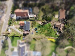 Op een boogscheut van het centrum van Sint-Job-in-'t-Goor vinden we deze nog af te werken ruime villa terug met een ideale zuid-west oriëntatie. <br /><br />De woning is een houtskeletbouw en moet nog afgewerkt worden. We betreden de woning via de ruime inkomhal met apart toilet en een doorgang naar het kantoor/garage. Aan de andere kant vinden we de zeer ruime leefruimte terug met open keuken en een aparte bureauruimte. <br /><br />Op de eerste verdieping  zijn er 3 royale slaapkamers en een badkamer terug te vinden. Verder is er nog een ruime berging/waskot waar een vaste trap naar de ruime zolder gezet kan worden. De zolder dient nog volledig voorzien te worden. <br /><br />Achteraan het perceel is er een vergund bijgebouw/ poolhouse dewelke enkel nog lichte afwerking nodig heeft. De poolhouse is voorzien van 2 kamers op de eerste verdieping, een badkamer en een leefruimte met open keuken. <br /><br />De bouwaanvraag werd voorzien met een zwembad, het perceel is volledig omheind en voorzien van verlichting. Stedenbouwkundige informatie in aanvraag. <br /><br />Meer informatie op www.vigorealestate.be of bel +32 473 29 16 21 voor een afspraak. 