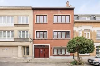 Duplex apartment with a pleasant area of 116m² located on the second floor of a building with only 3 apartments. The apartment has an EPC...