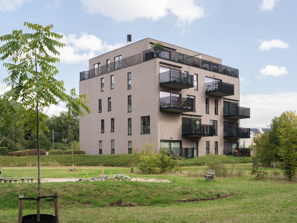 Lichtrijke penthouse met twee slaapkamers, ruime terrassen en indrukwekkende vergezichten - foto 1