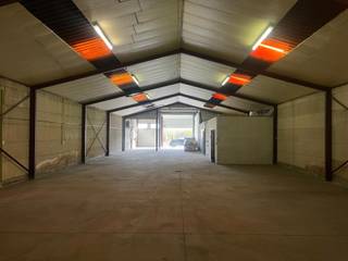 Discover this practical combination of office and warehouse space, ideally located in Vilvoorde with easy access to major roads and motorways...