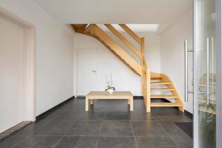 In Residentie Lucresse (bouwjaar 2014) vind je dit RUIME GELIJKVLOERS APPARTEMENT (130 m²) met een prachtig privéterras van 60 m² en garage...