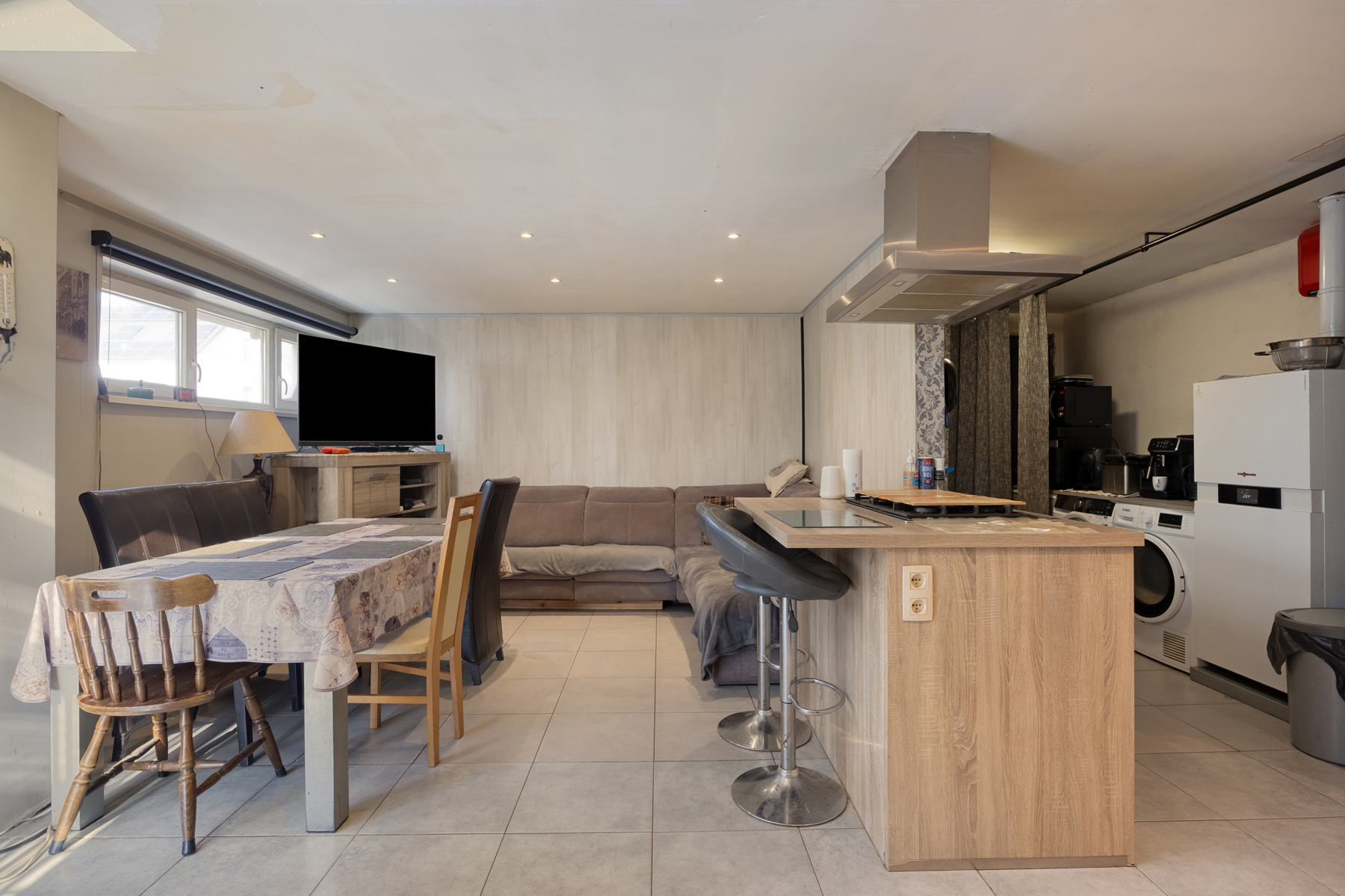 Halfopen woning met 5 slaapkamers, zorgwoning, veranda, tuin - foto 5
