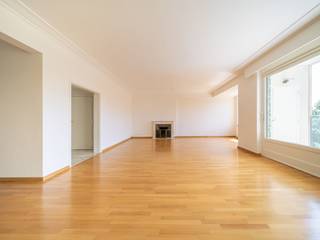 Ideally located between the Churchill roundabout and the Bois de la Cambre, this apartment offers a gross floor area of 146 m² and three bedrooms,...