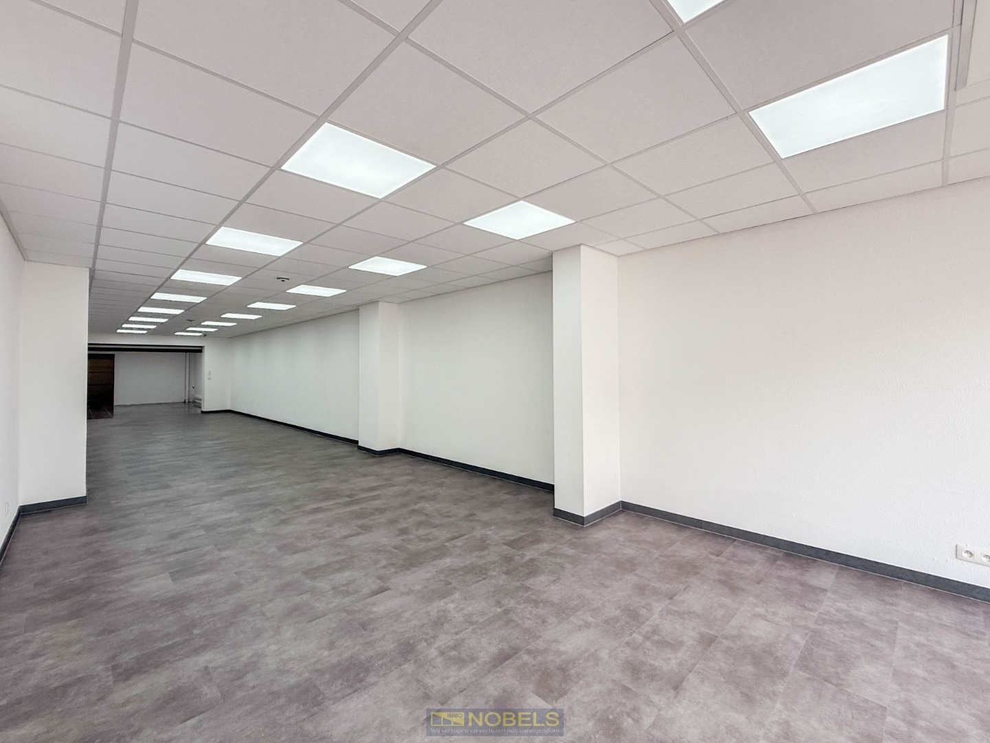 Te koop, lichtrijke handelsruimte (90m²) met appartement en toegang achteraan te Oudenaarde - foto 4