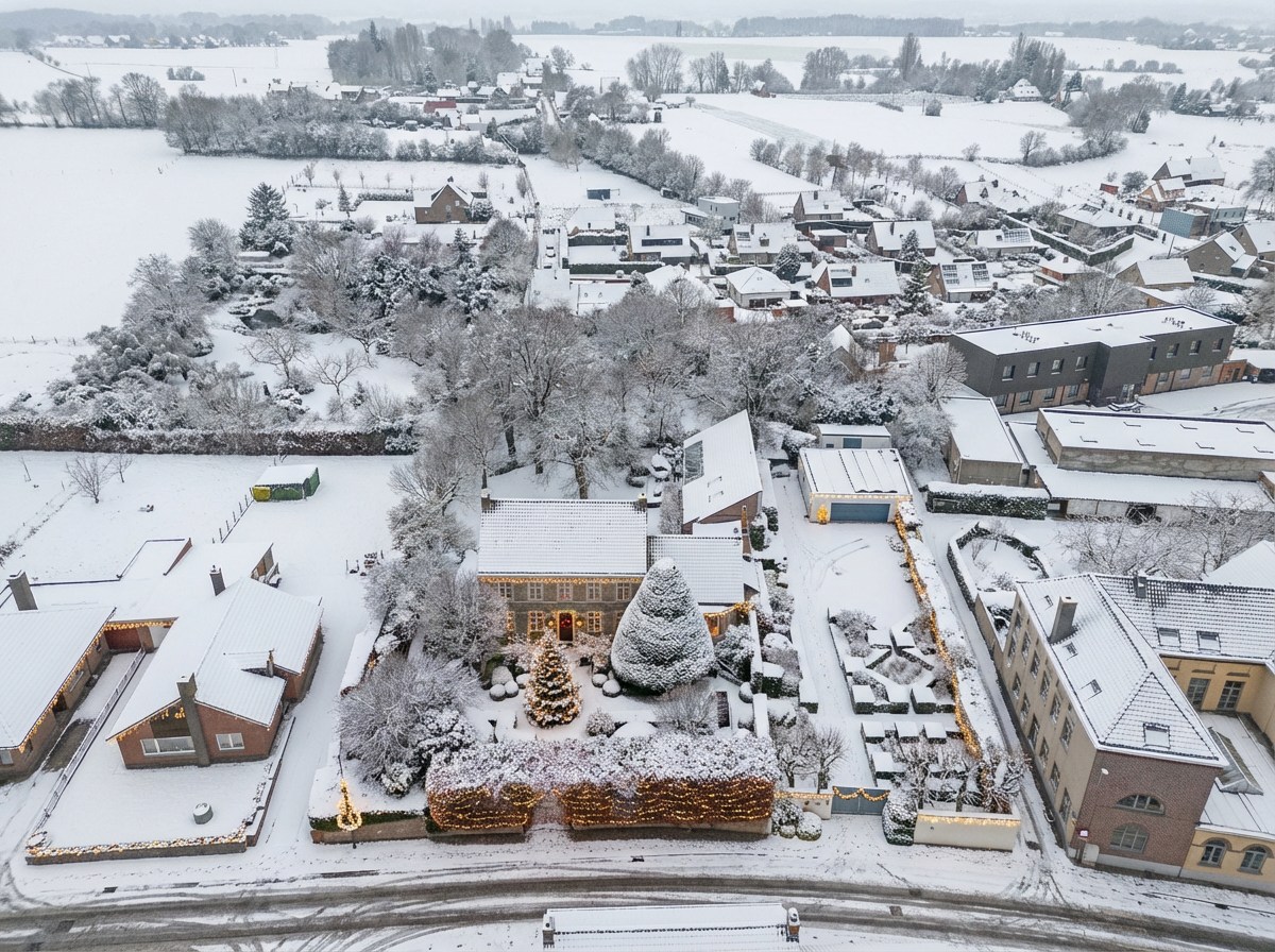 Exclusieve villa met idyllische tuin en vijver - foto 1