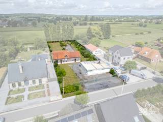 Op de grens van De Pinte en Nazareth bevindt zich dit uitzonderlijke perceel bouwgrond van maar liefst 2.509 m². De ligging is niet alleen...
