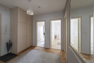 Ben je op zoek naar een verzorgd appartement met drie slaapkamers, garage en een praktische indeling? Dan is dit appartement op de Pauwelslei...