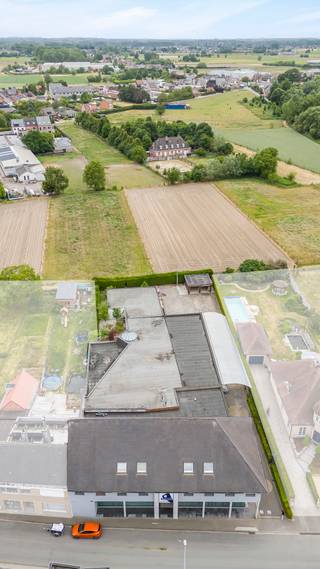 Ruim bedrijfsgebouw met uitstekende ligging in Appels (Dendermonde)Op een perceel van 21a95ca bevindt zich dit multifunctionele bedrijfsgebouw van...