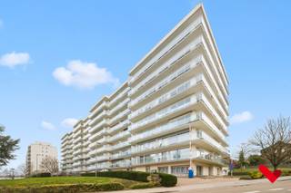 Op de 4e verdieping van een stijlvol en goed onderhouden gebouw met lift bevindt zich dit prachtige appartement met één volwaardige slaapkamer,...