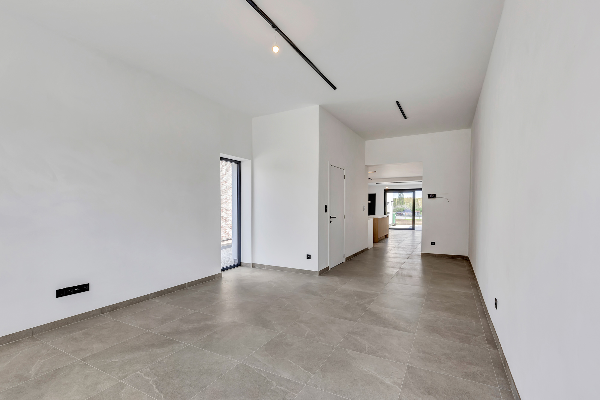 Volledig gerenoveerde woning met 3 slpks en tuin - foto 5
