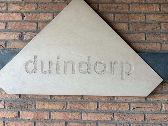 Ongemeubeld appartement met twee slaapkamers, zonnig terras en garagebox in gebouw - foto 2