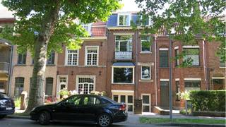 Comfortabel 1-slaapkamerappartement met terras,  en TUIN en gemeenschappelijke garage op een idyllische ligging in Kristus-Koning, een aangename...