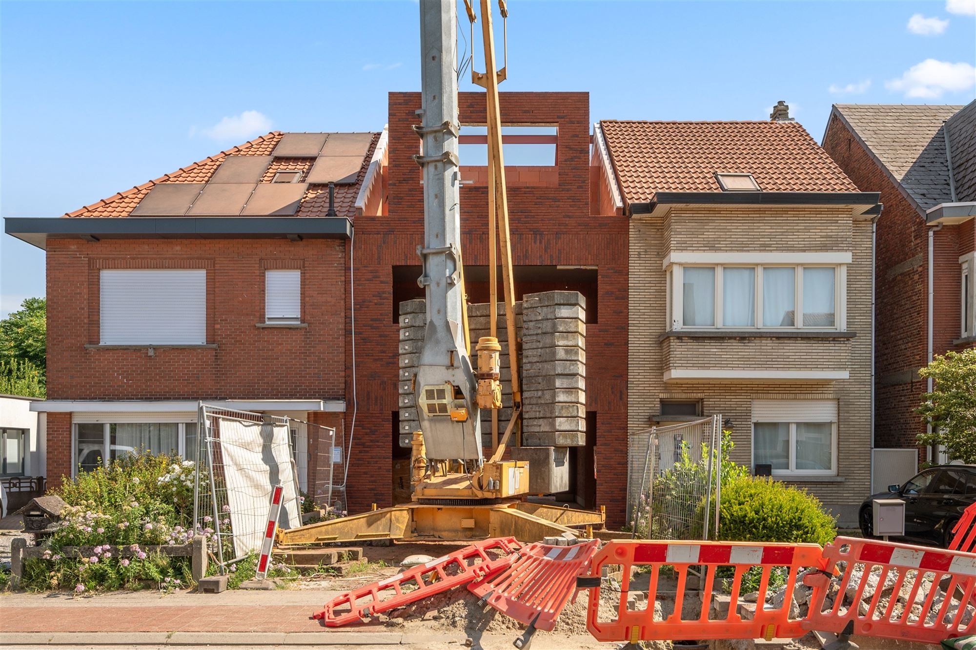 Nieuwbouwwoning met 4 kamers, 2 badkamers, bureel en tuin - foto 2