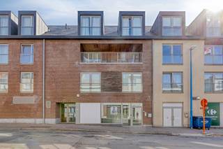 <ul>
<li>
<p>Flexible layout with removable partitions</p>
</li>
<li>
<p>Modern finish with air conditioning and cabling</p>
</li>
<li>
<p>Prime location in Strombeek-Bever</p>
</li>
<li>
<p>Ample public parking nearby</p>
</li>
</ul>