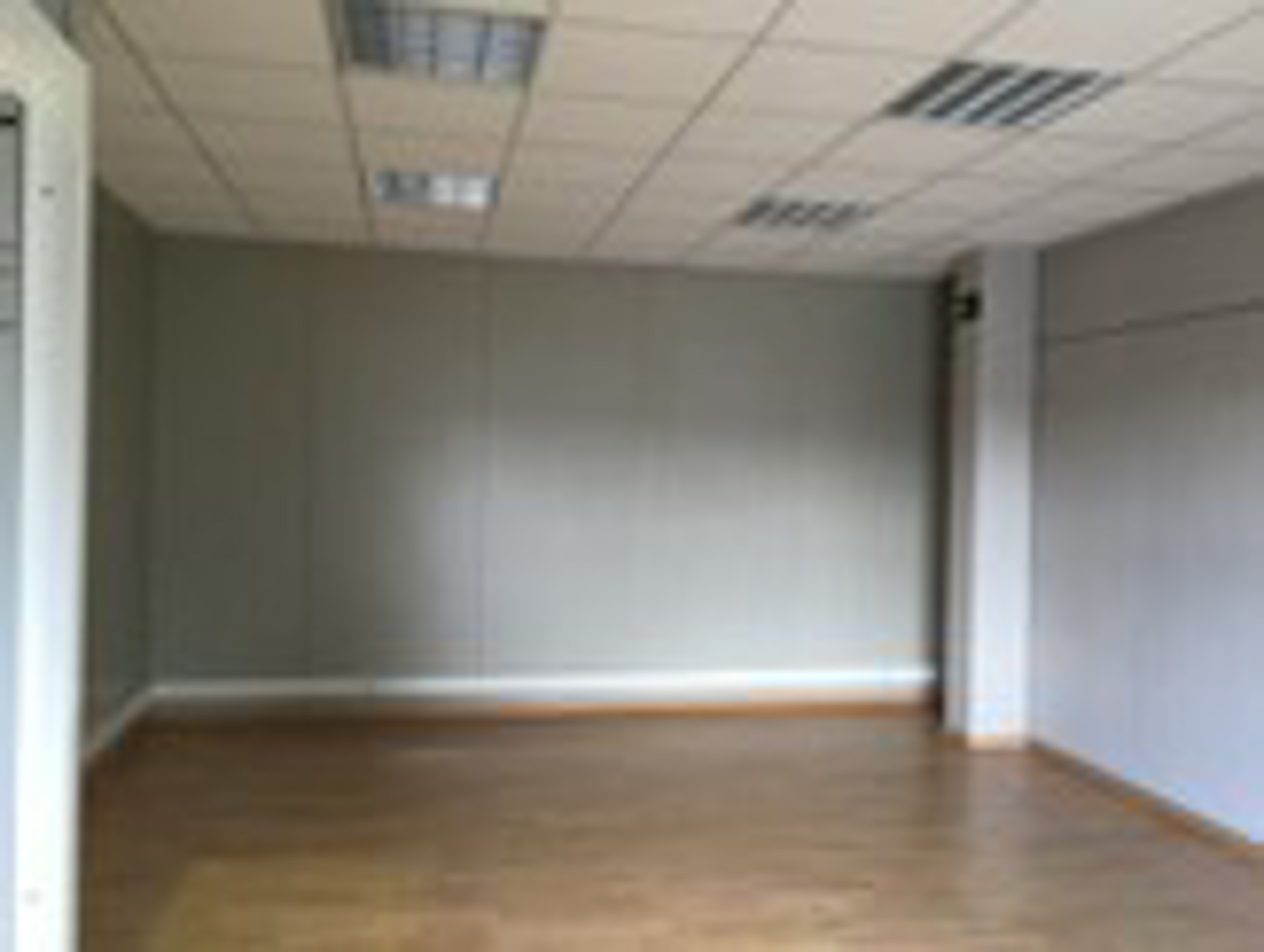 Magazijn met kantoor Unit 18 - 244m² te huur - foto 3