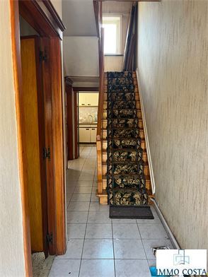 Ontdek het potentieel van deze volledig te renoveren woning aan de Duinenweg 227 in Middelkerke, ideaal gelegen op wandelafstand van het strand...