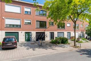 HOBOKEN | RUSTIG GELEGEN BEL-ETAGE MET DRIE SLAAPKAMERS, GARAGE, OPRIT EN TUIN OP EEN TOTALE OPPERVLAKTE VAN 428m² | EPC BIndeling als volgt:...