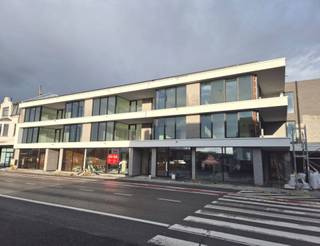ASSE - au sein du projet neuf « Kastanjehof », découvrez cette surface commerciale de ± 174 m² située au rez-de-chaussée d’un immeuble contemporain,...