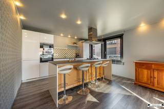 Deels gerenoveerd gelijkvloers appartement in het centrum van Merksem!Dit gelijkvloers appartement biedt een mooie combinatie van comfort en...