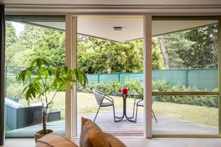 Découvrez ce magnifique appartement de plain-pied où espace, lumière et confort se marient à merveille. Avec son agencement bien pensé et...