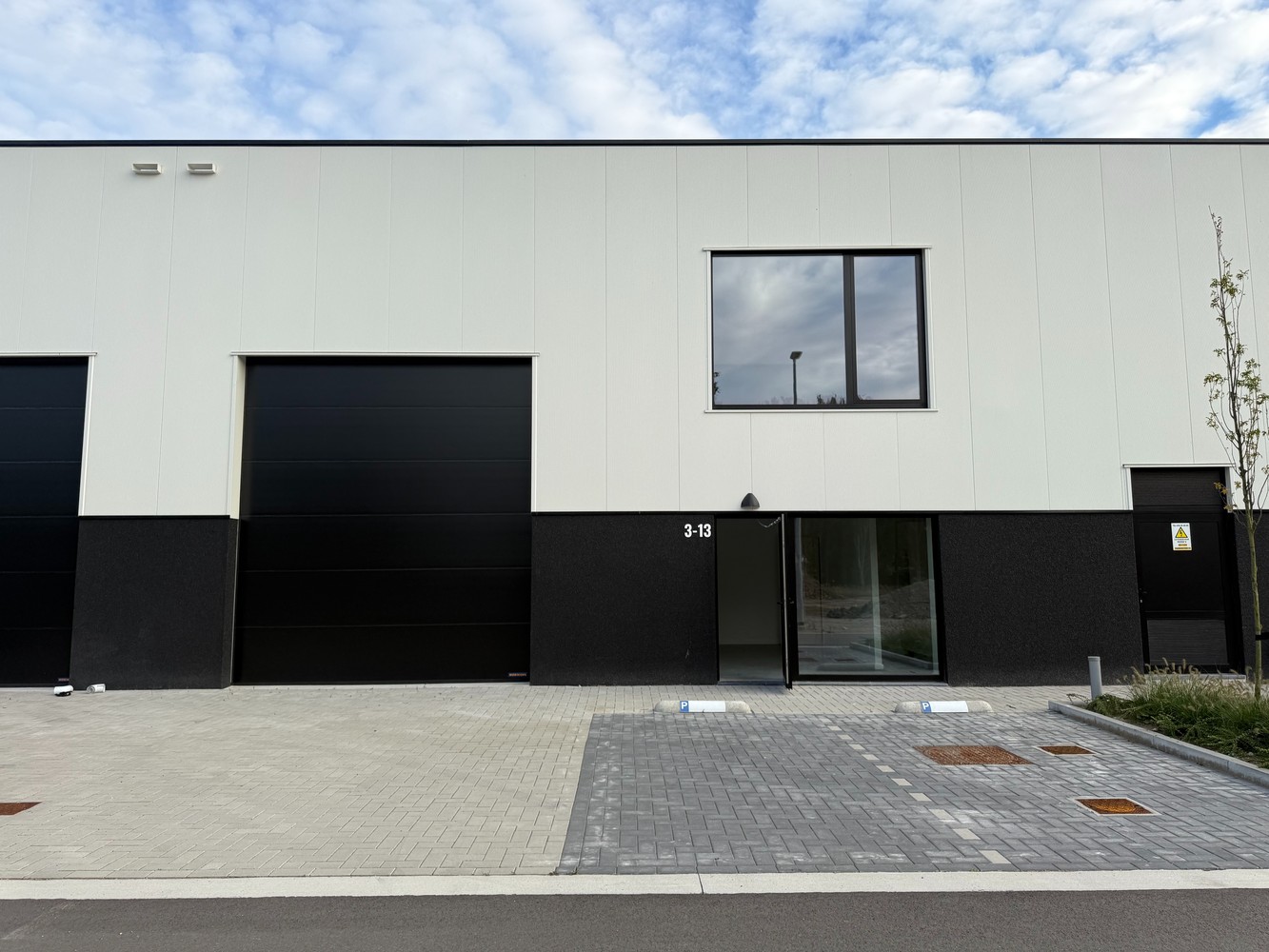Commercial for rent in Schoten - photo 2