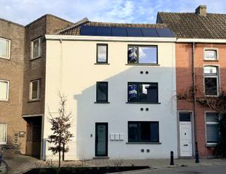 Opbrengsteigendom – 3 gerenoveerde studio’s met EPC A-scoresVoor bezoekaanvragen, mail naar info@carloeggermont.beDeze opbrengsteigendom bestaat uit...