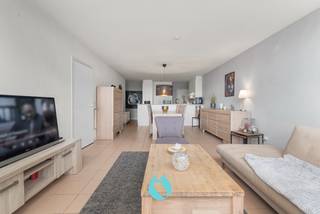 Dit gelijkvloers appartement is rustig gelegen in een doodlopende straat nabij het centrum van Evergem, op wandel- en fietsafstand van...