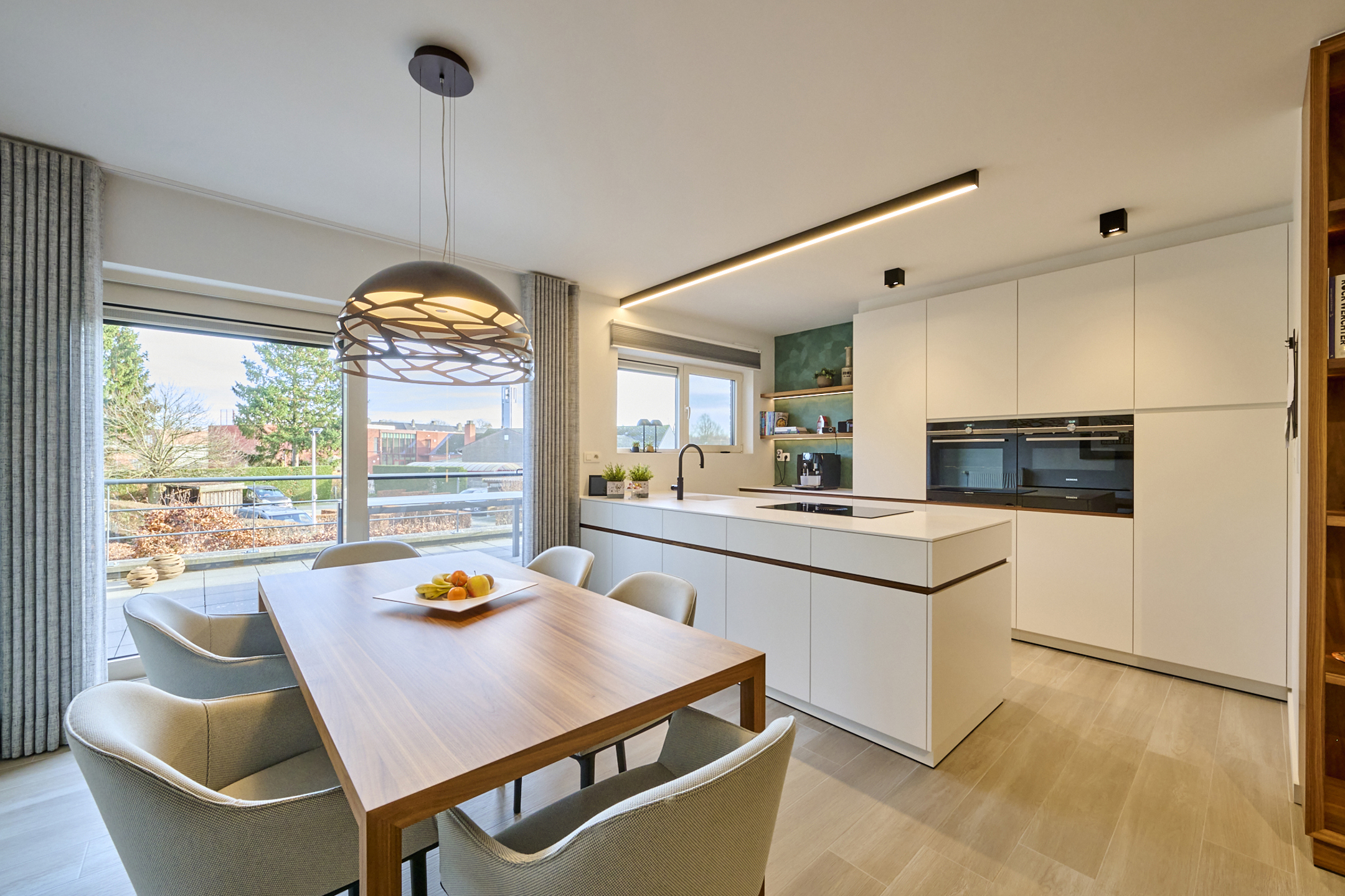 VOLLEDIG VERNIEUWD RUIM EN HOOGWAARDIG AFGEWERKT APPARTEMENT - foto 5