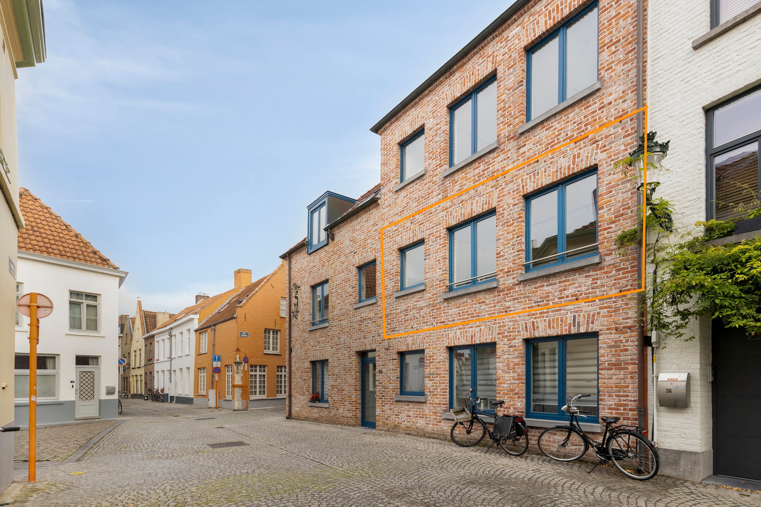 PRACHTIG GERENOVEERD APP. MET 2 SLPKS IN HARTJE BRUGGE - foto 4