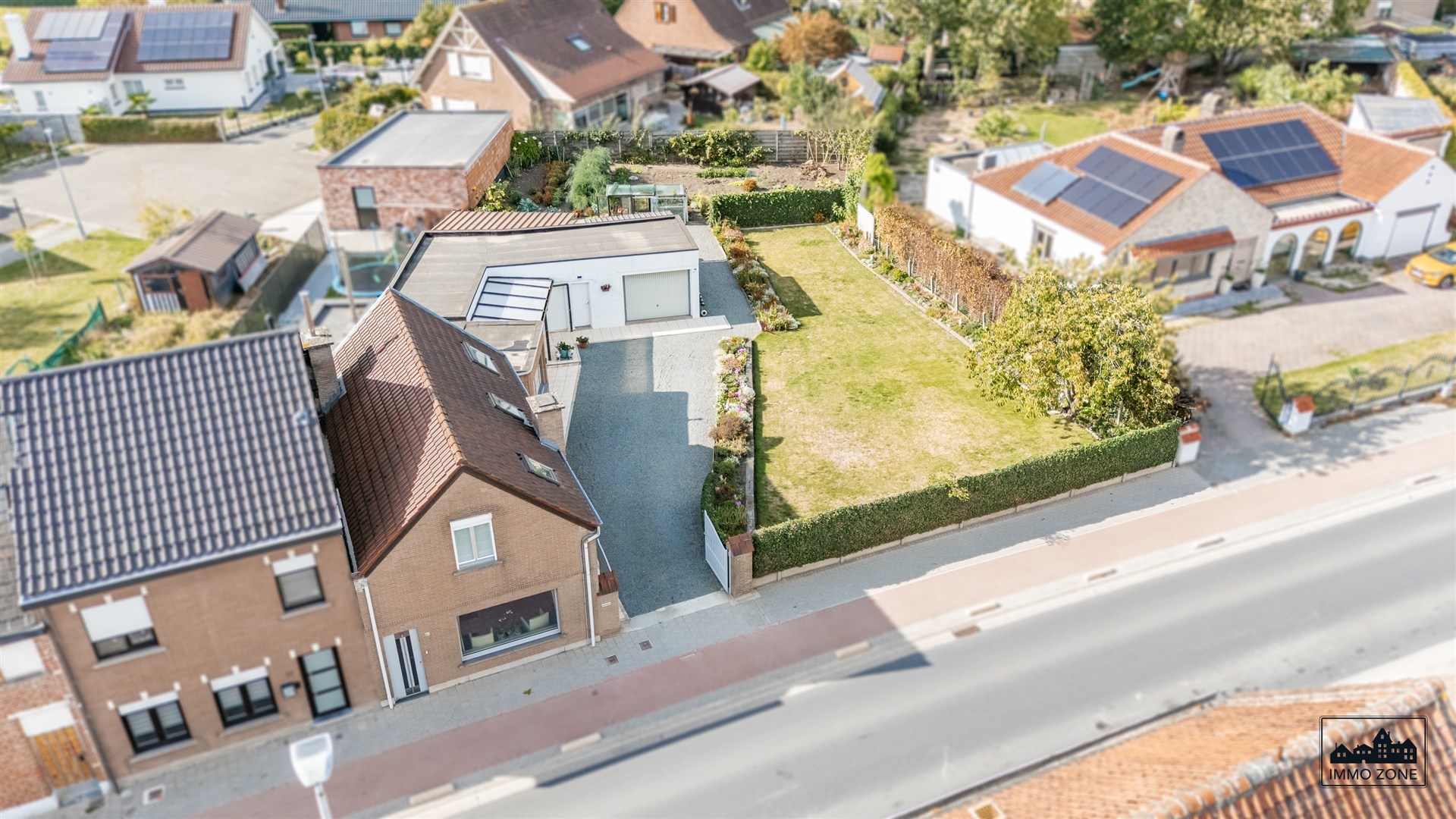 Ruime halfopen woning met uitbreidingspotentieel in Hamme! - foto 1