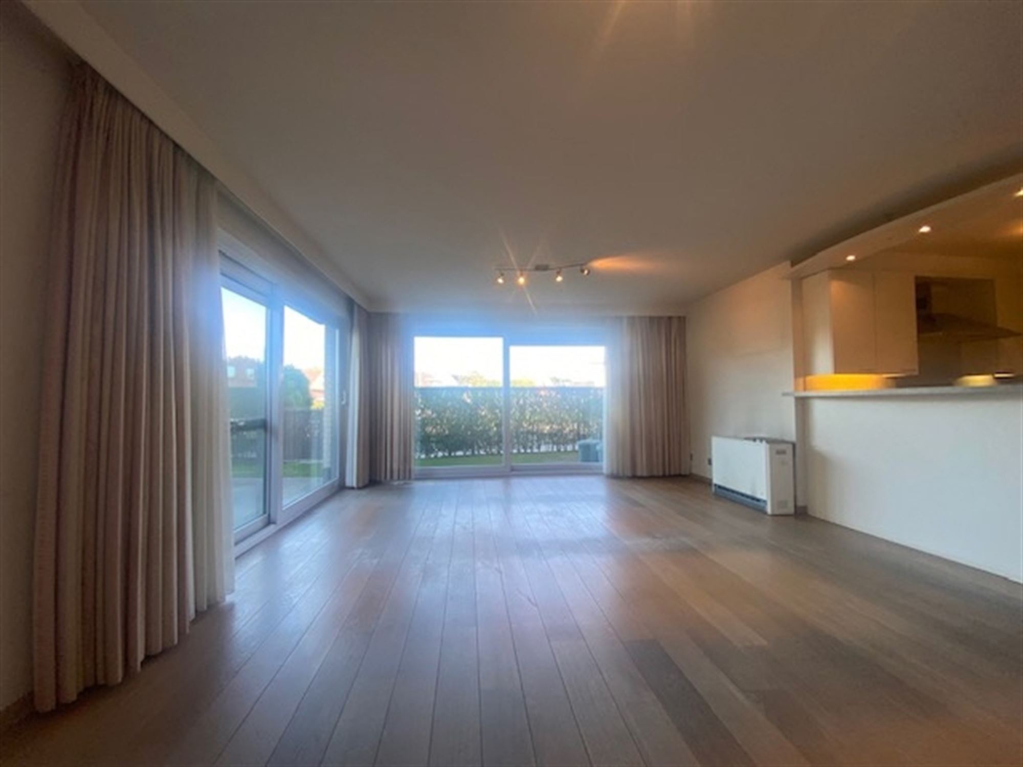 Appartement inclusief gargae + staanplaats met tuin - foto 4