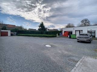 Co Immo vent un Immeuble commercial avec atelier et spacieux appartement dans un emplacement stratégique à SteenokkerzeelVous êtes à la recherche dun...