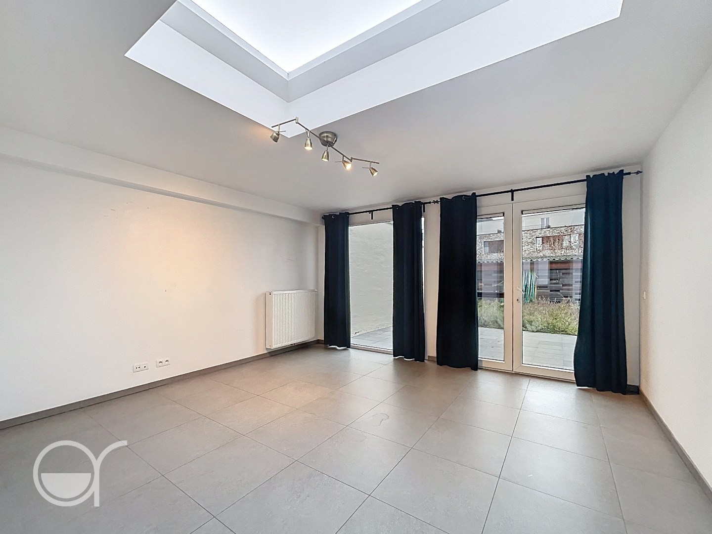 Rijwoning met 3 slaapkamers en tuin - foto 3