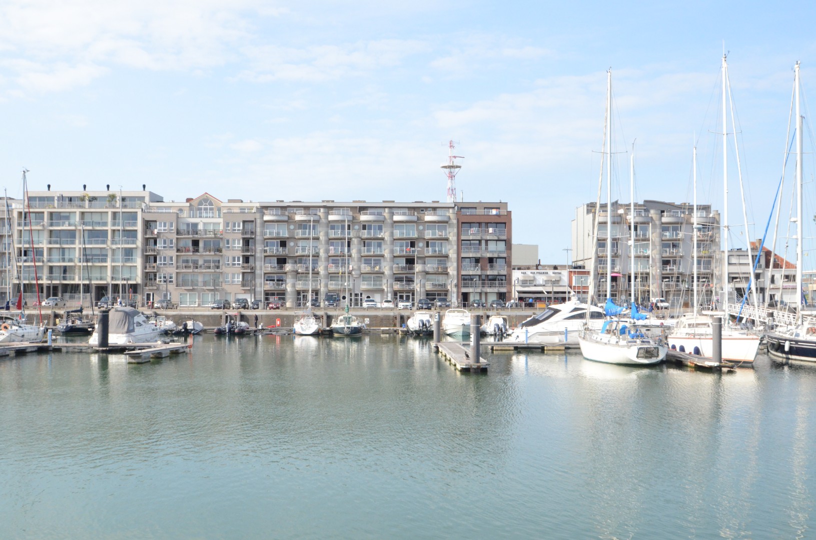 Makkelijk in te rijden garagebox op het gelijkvloers - foto 1