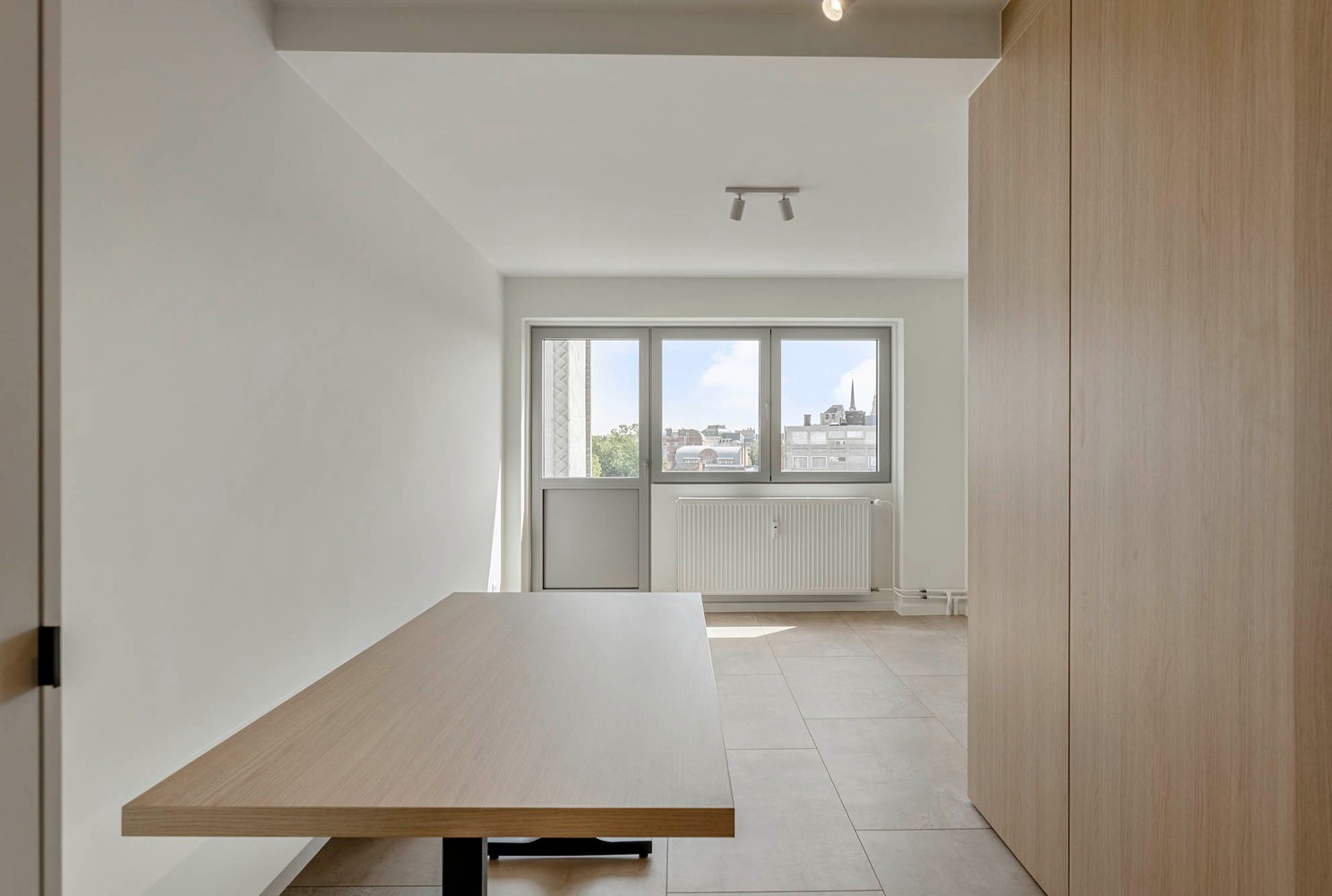 Totaalrenovatie! Centraal gelegen en hoogwaardig afgewerkt appartement met 1 slaapkamer en een terras te Leuven! - foto 5