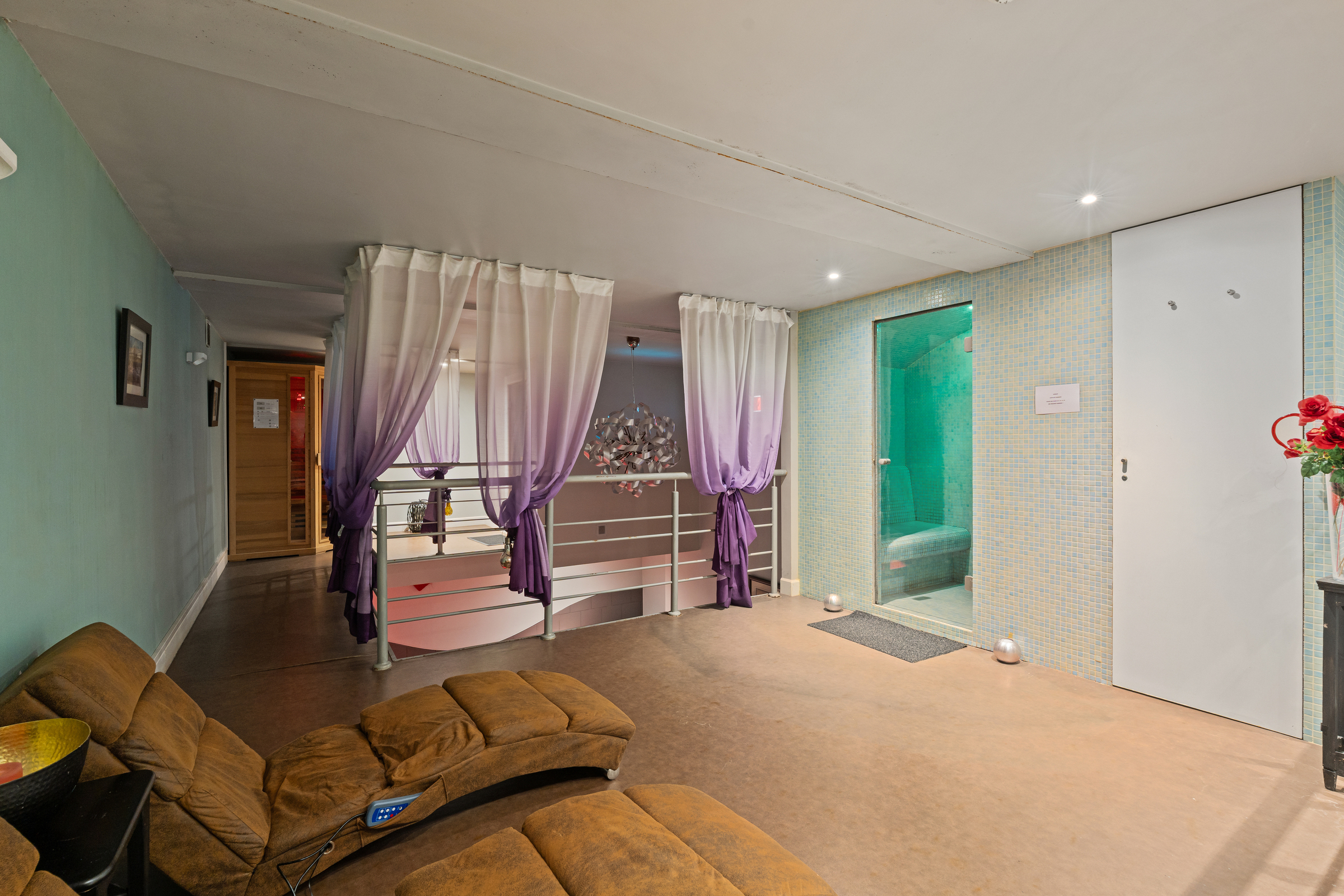 Privé wellness met 3 units en een duplex appartement te koop - foto 5