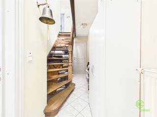 Aan de Oplintersesteenweg in Tienen vindt u deze verzorgde gesloten bebouwing op een perceel van maar liefst 6a59ca.De woning combineert aangename...