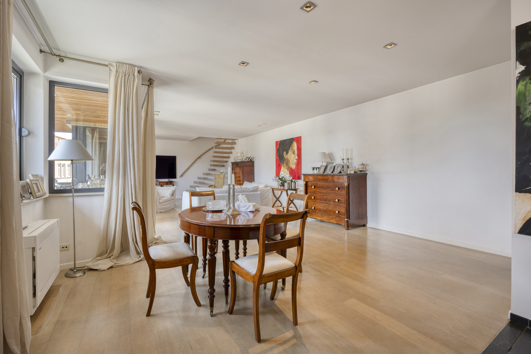 Luxueus en ruim 4 slaapkamerappartement op centrale ligging - foto 4