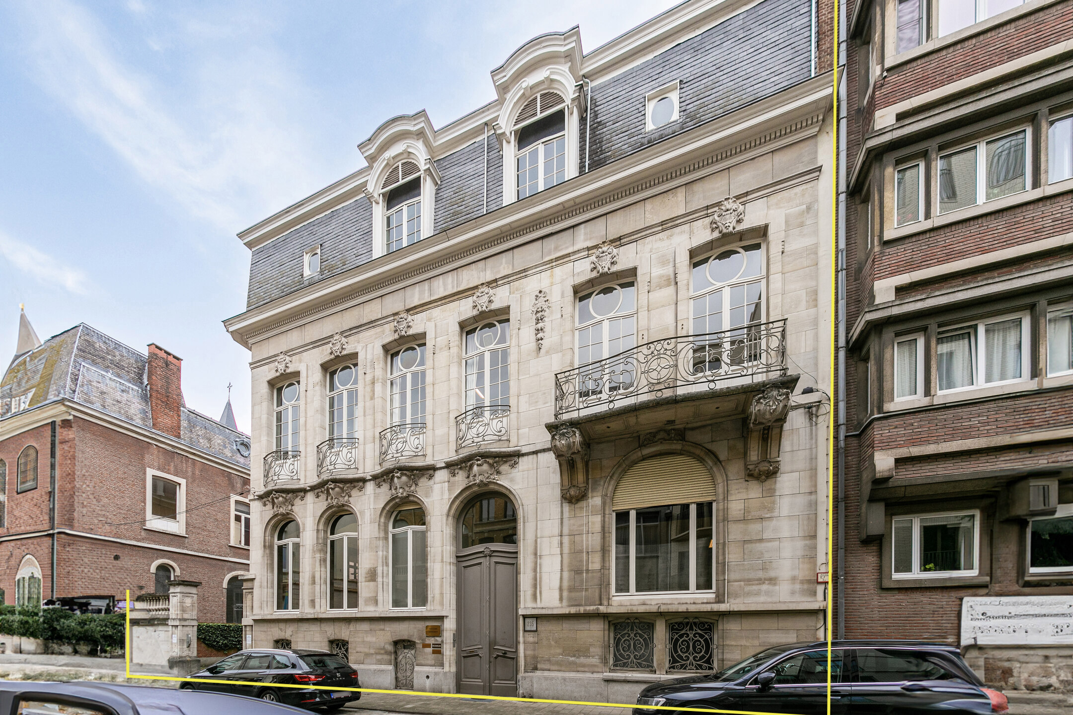 ANTWERPEN - Majestueus gebouw met parking - foto 1