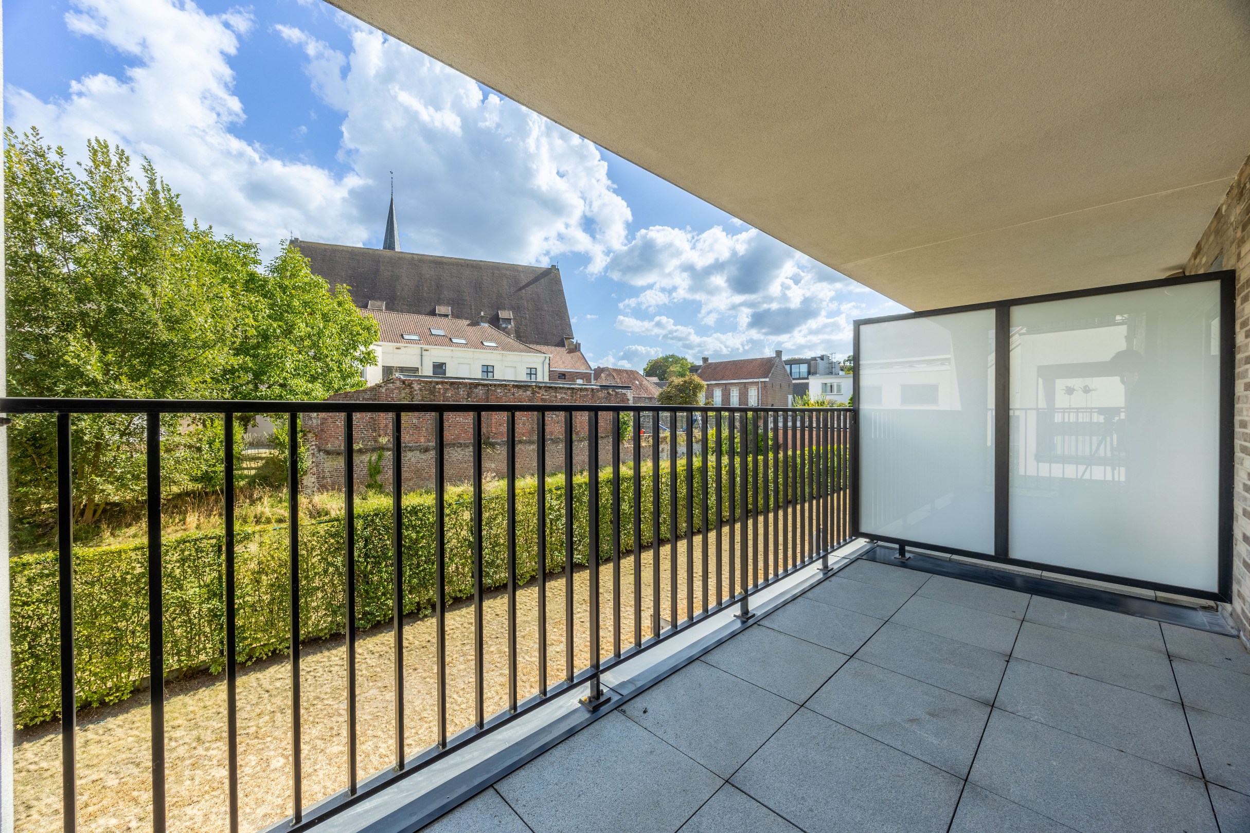 RECENT APPARTEMENT MET PRACHTIG ZONNETERRAS EN DUBBELE GARAGE - foto 5