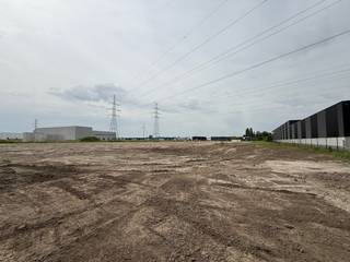 Deze industriegrond te huur bevindt zich in de industriezone Grote Nest te Evergem, nabij de R4 en het kanaal Gent-Terneuzen. Het perceel is...