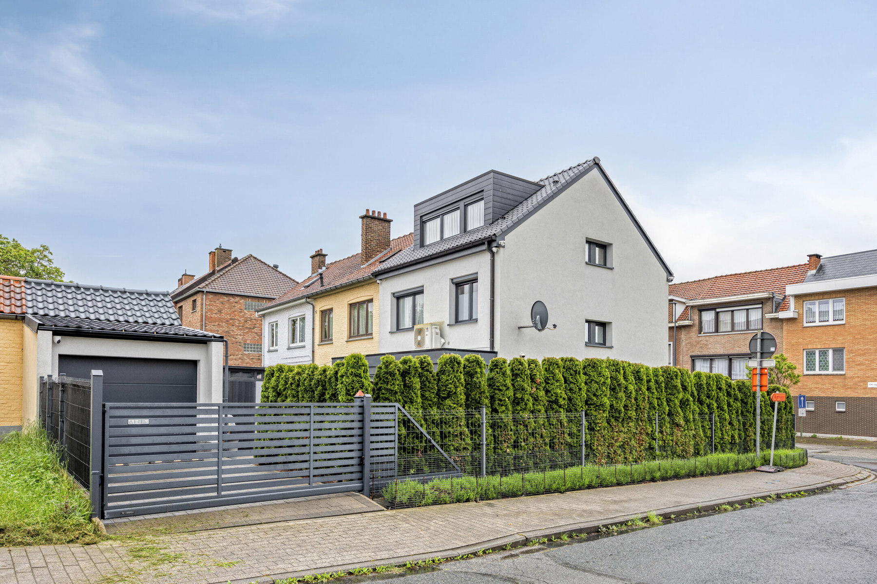 Gerenoveerde woning met 3 slaapkamers, 2 badkamers en garage - foto 4