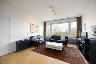 Lichtrijk Appartement met 2 Ruime Slaapkamers en Adembenemend UitzichtOp de vijfde en hoogste verdieping van een verzorgd gebouw aan het groene...