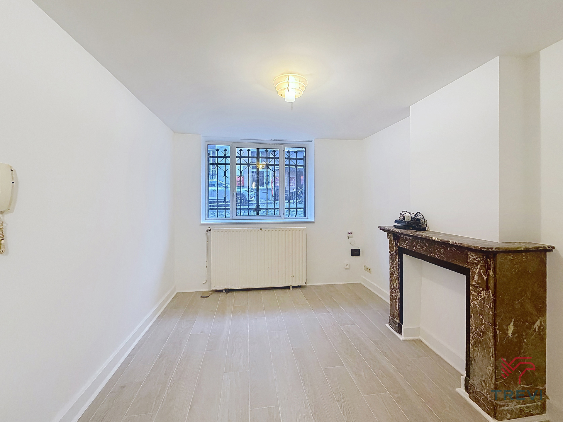 Gerenoveerd appartement met 1 slaapkamer - foto 1